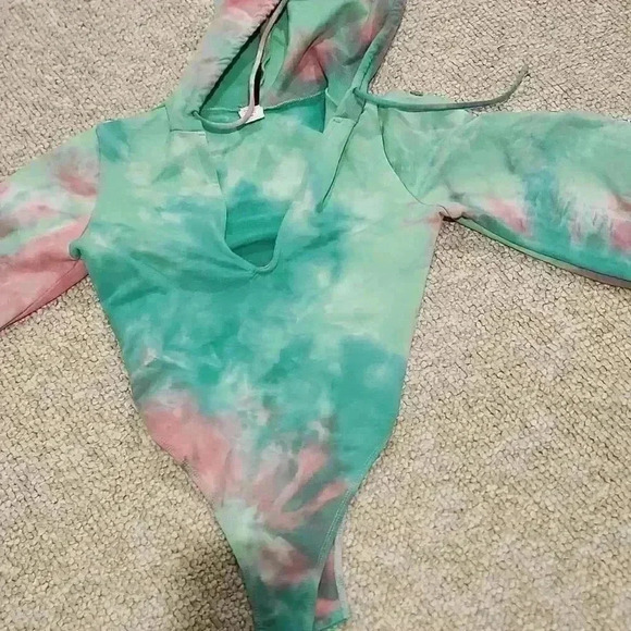 Bodysuit hoodie  - Picture 9 of 11